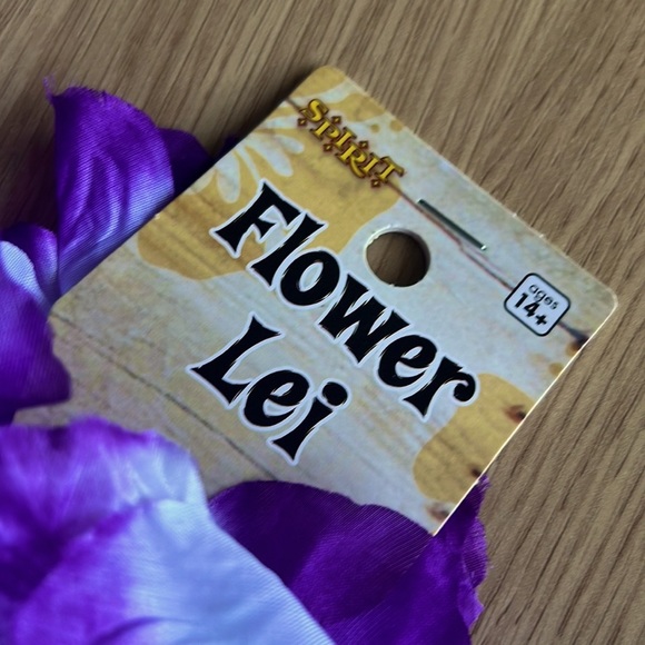 Flower Lei - Picture 2 of 3